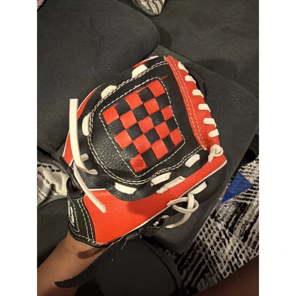 Dick's Sporting Goods Youth Black & Red T-Ball Glove Baseball Softball Tee-Ball